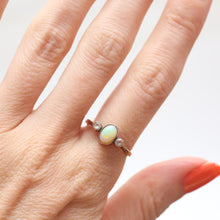 Laden Sie das Bild in den Galerie-Viewer, 1920&#39;s 9k Opal Ring
