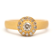 Charger l&#39;image dans la galerie, 18k Matte Diamond Cluster Ring
