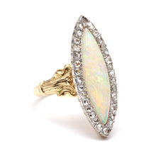 Carica l&#39;immagine nel visualizzatore di Gallery, 18k Diamond Opal Navette Ring
