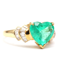 將圖片載入圖庫檢視器 18k Colombian Emerald Heart Ring
